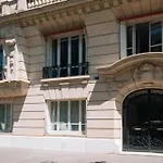 Luxurious 4 Bedroom Apartment Next To The Eiffel Tower