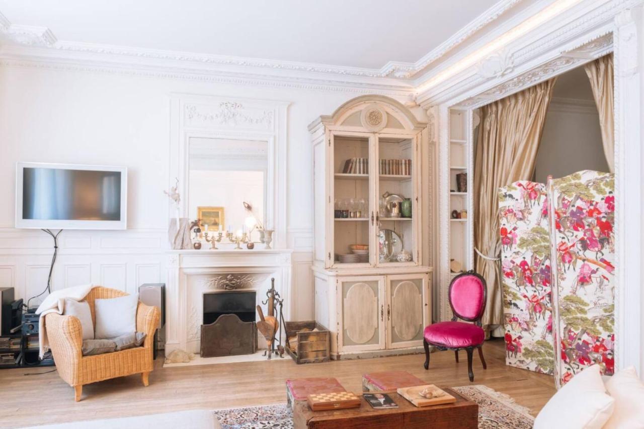 Luxurious 4 Bedroom Next To The Eiffel Tower