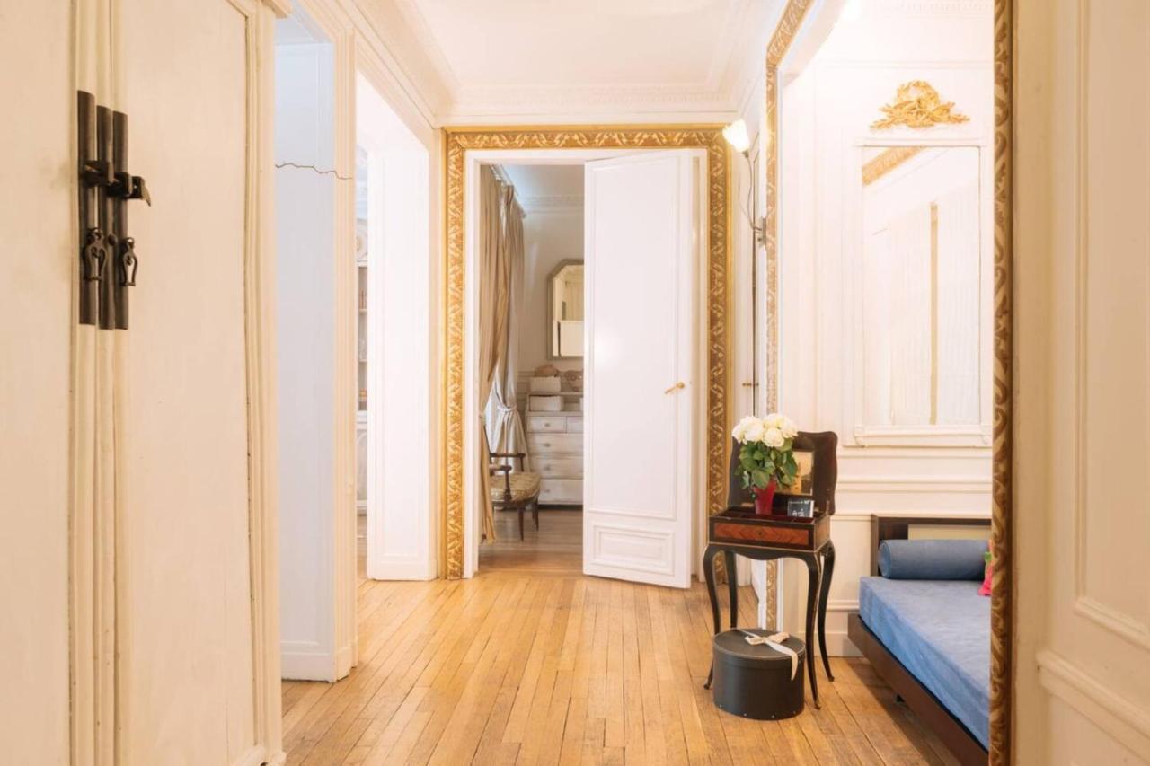 Luxurious 4 Bedroom Next To The Eiffel Tower Parijs