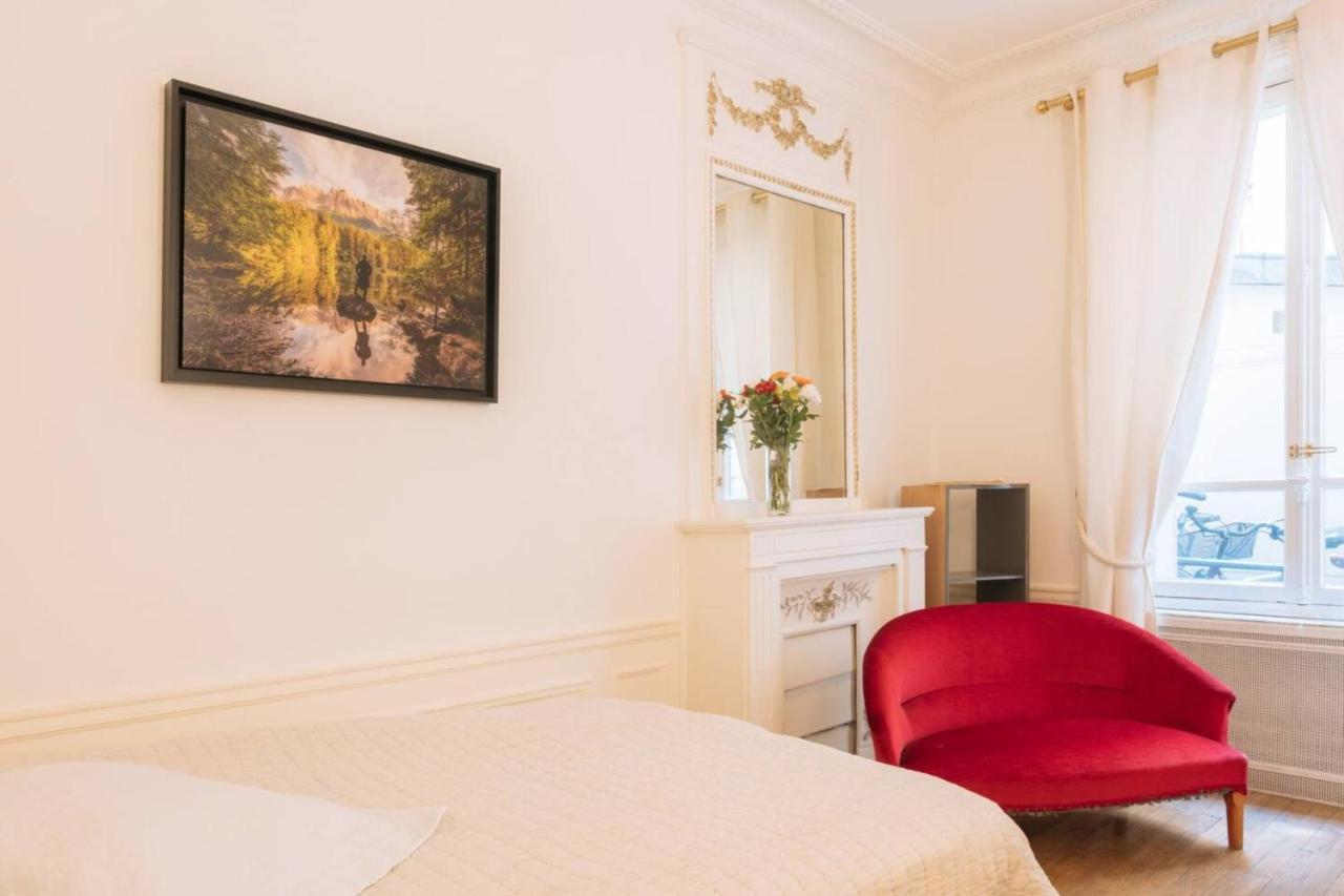 Luxurious 4 Bedroom Next To The Eiffel Tower