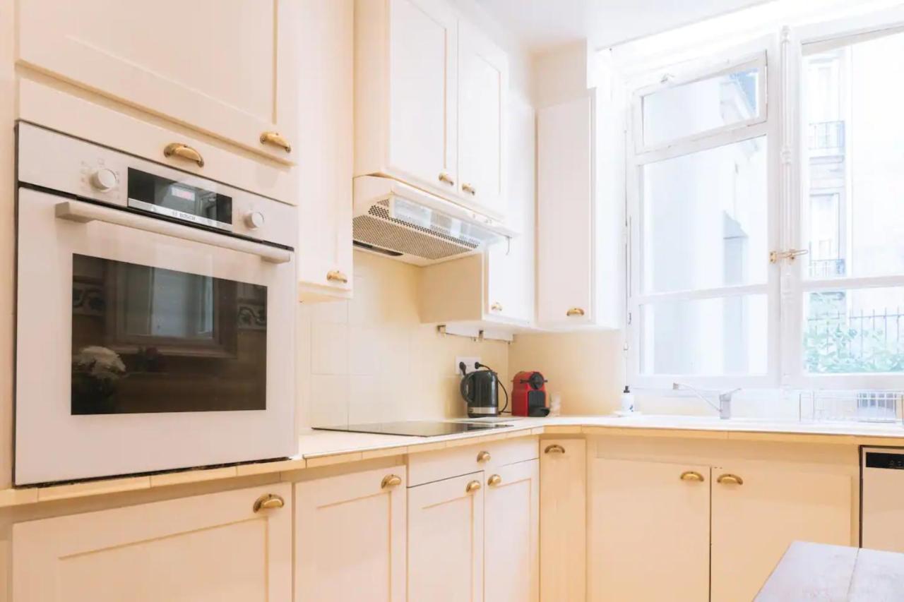 Luxurious 4 Bedroom Next To The Eiffel Tower Parijs