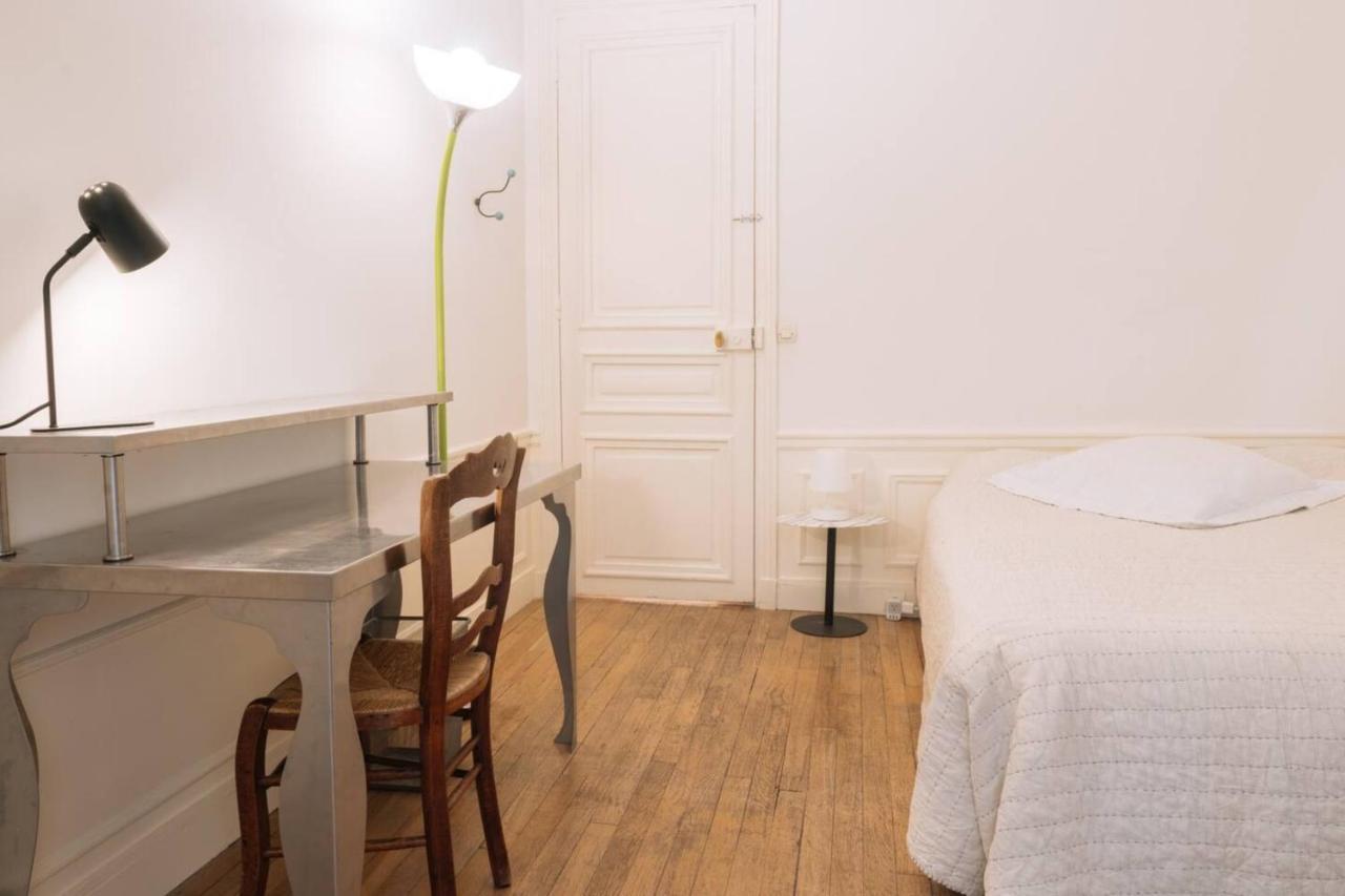 Luxurious 4 Bedroom Next To The Eiffel Tower